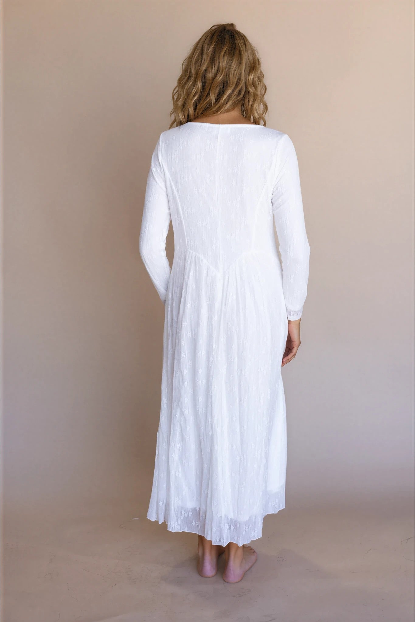 white long sleeve maxi dresses