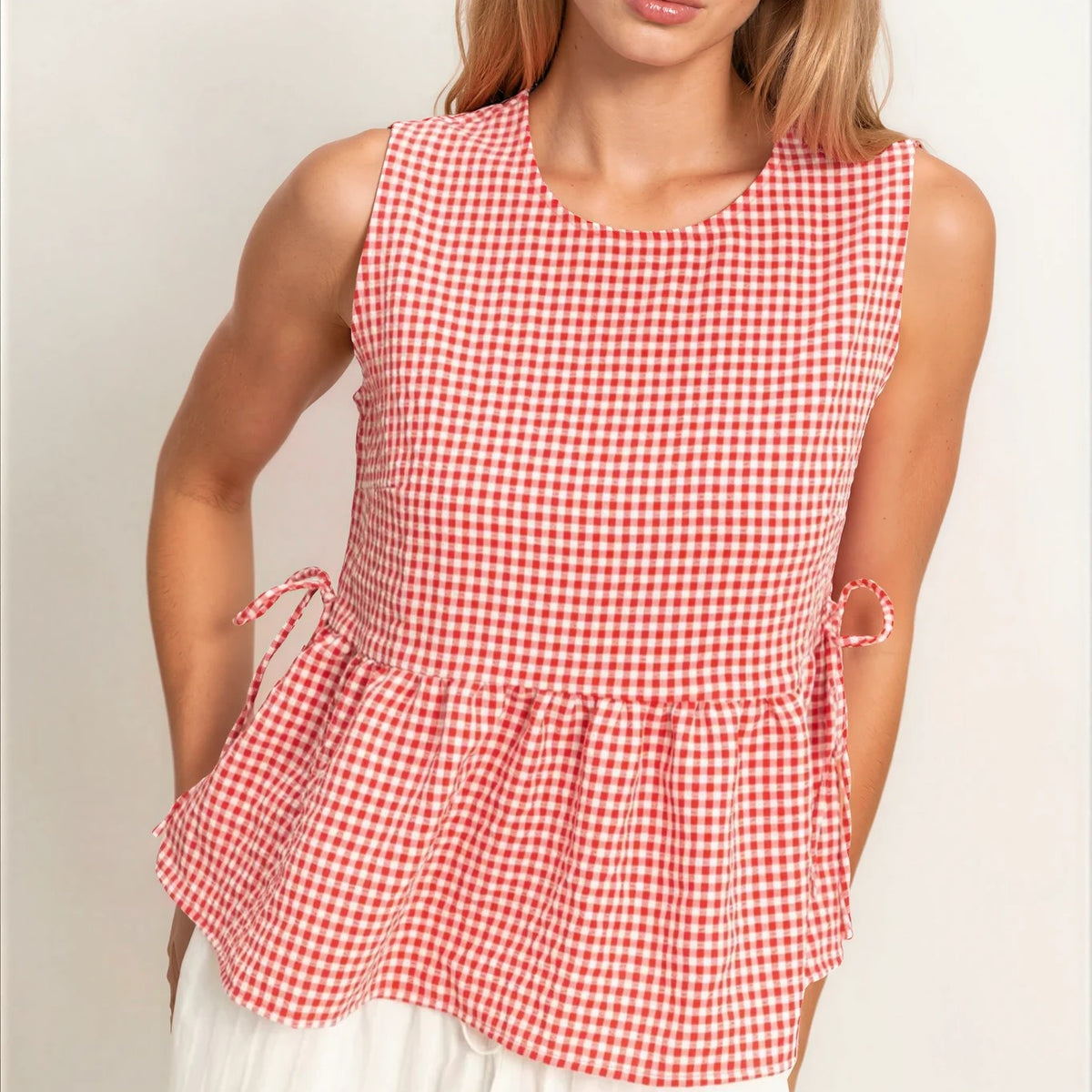 Kailee Gingham Sleeveless Peplum Top in Red – FEHRNVI