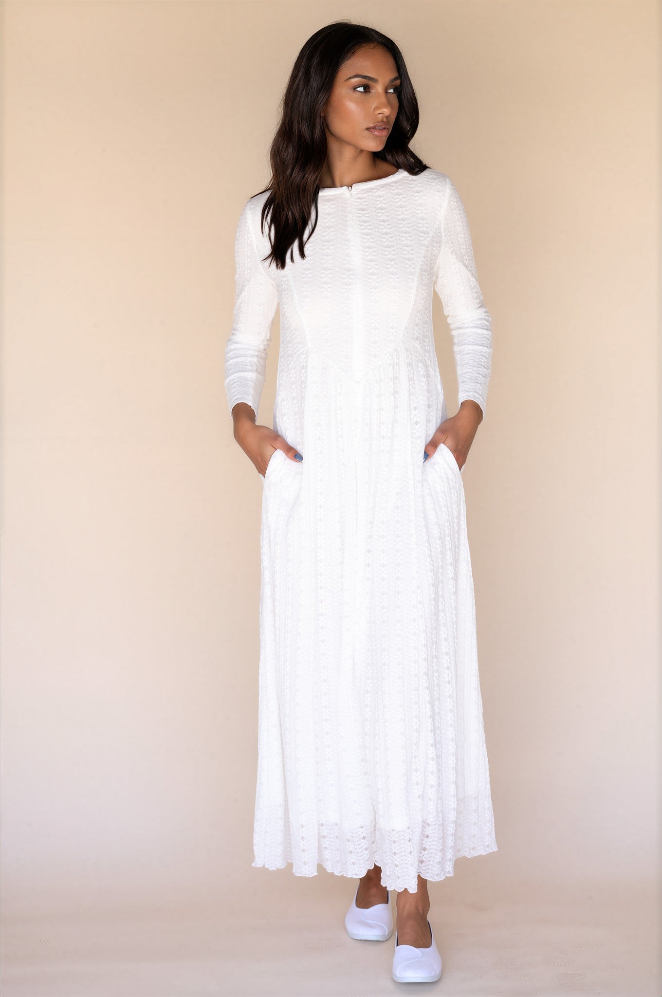 Fehrnvi in White – FEHRNVI
