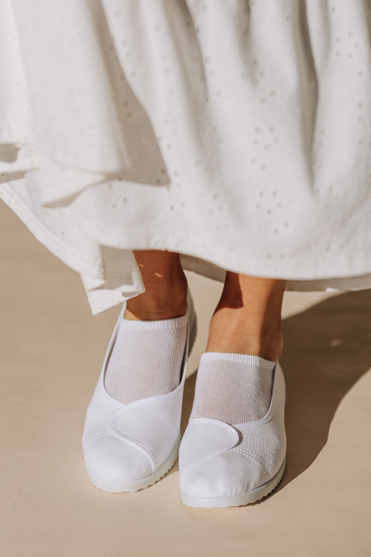 Temple shoes
