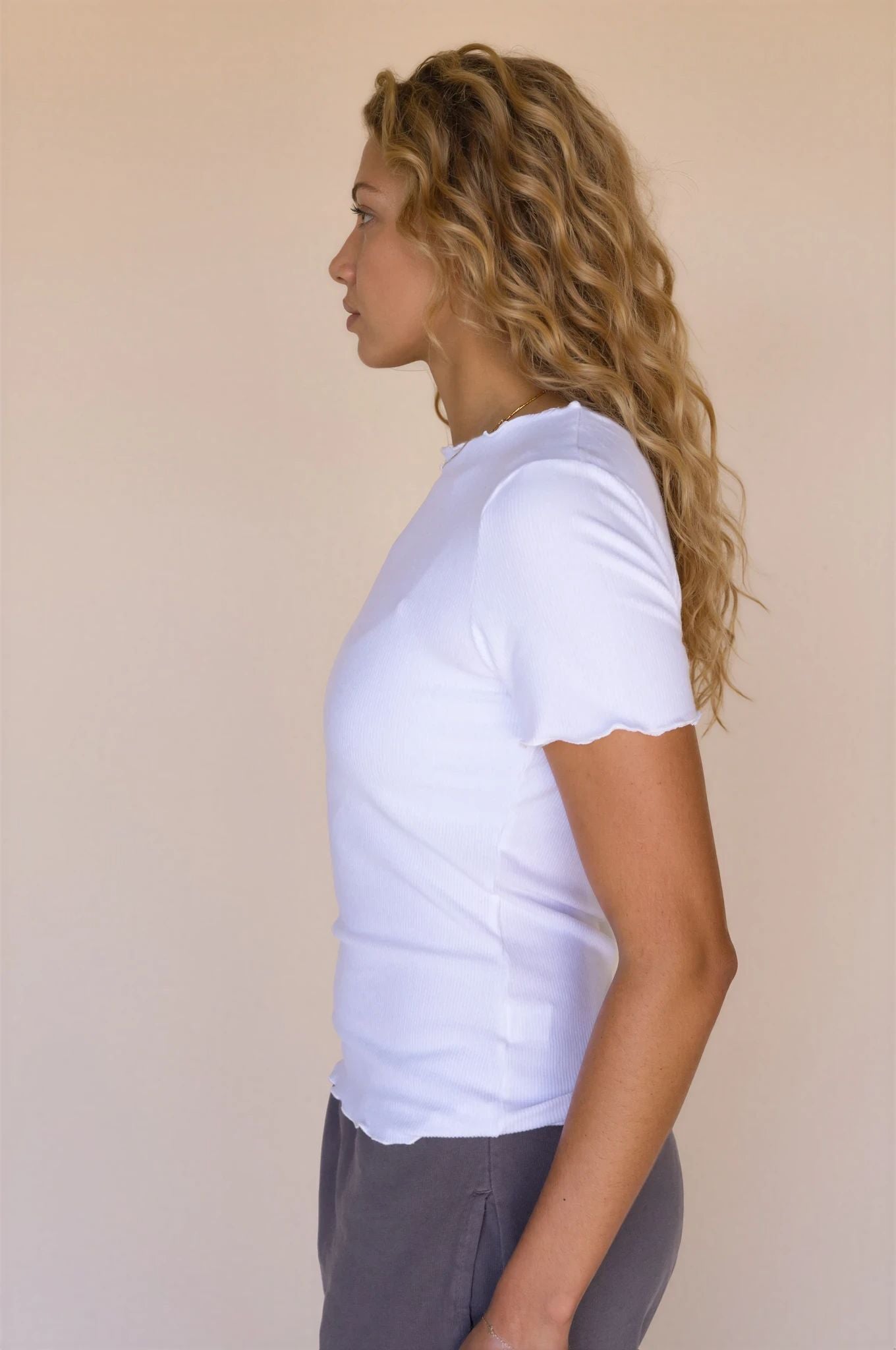 トップス OHGA SCALLOP KNIT TEE トップス OHGA SCALLOP KNIT TEE OHGA SCALLOP KNIT TEE White