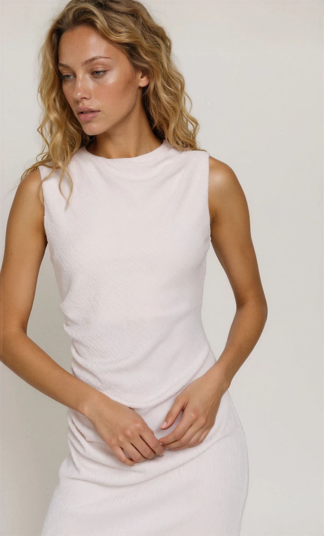 Modest Sleeveless Dresses