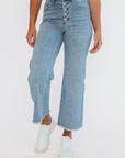 Fehrnvi light denim jeans with cropped length