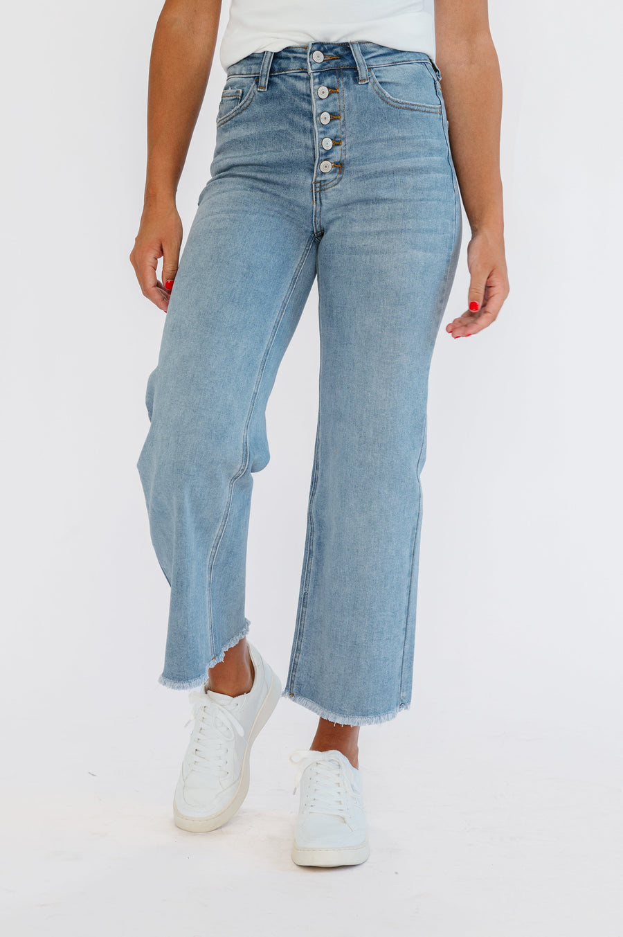 Fehrnvi light denim jeans with cropped length