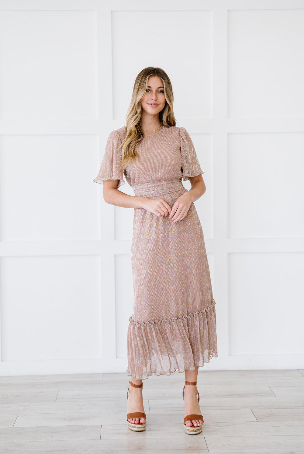 Maxi dress with flutter sleeves