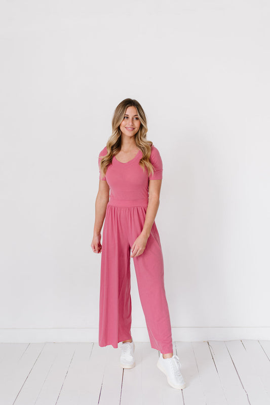 Pink jumpsuit with short sleeves